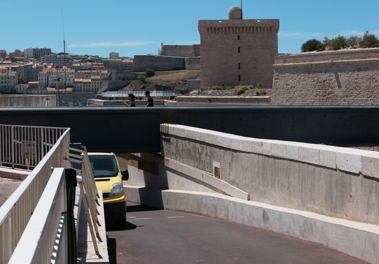 Cities of the world. Marseille