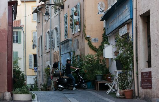 Cities of the world. Marseille