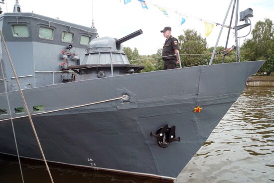 Baltic Fleet showcases weapons during City Day celebration