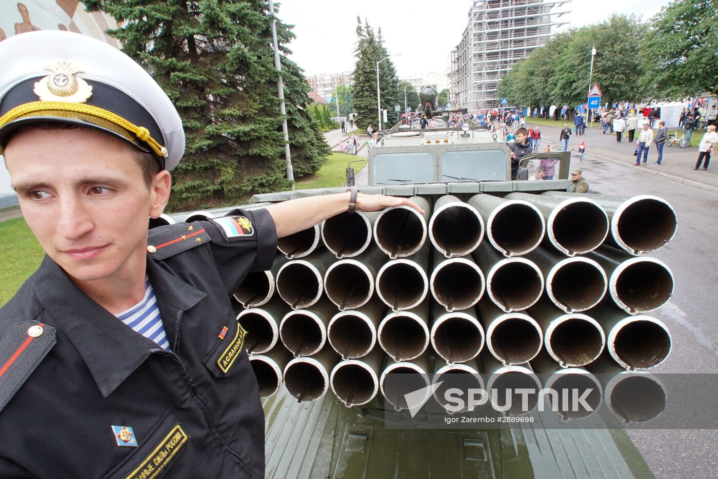 Baltic Fleet showcases weapons during City Day celebration