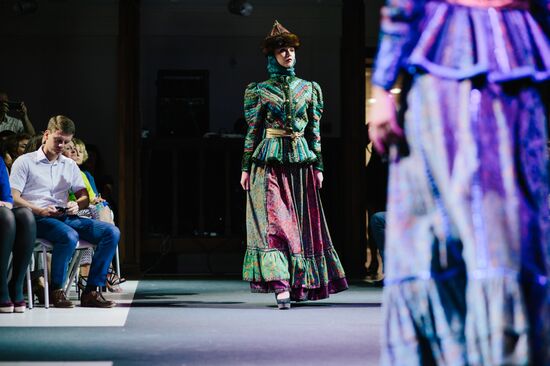 Russian Festival of summer fashion "Plyos-on-Volga. Linen Palette"