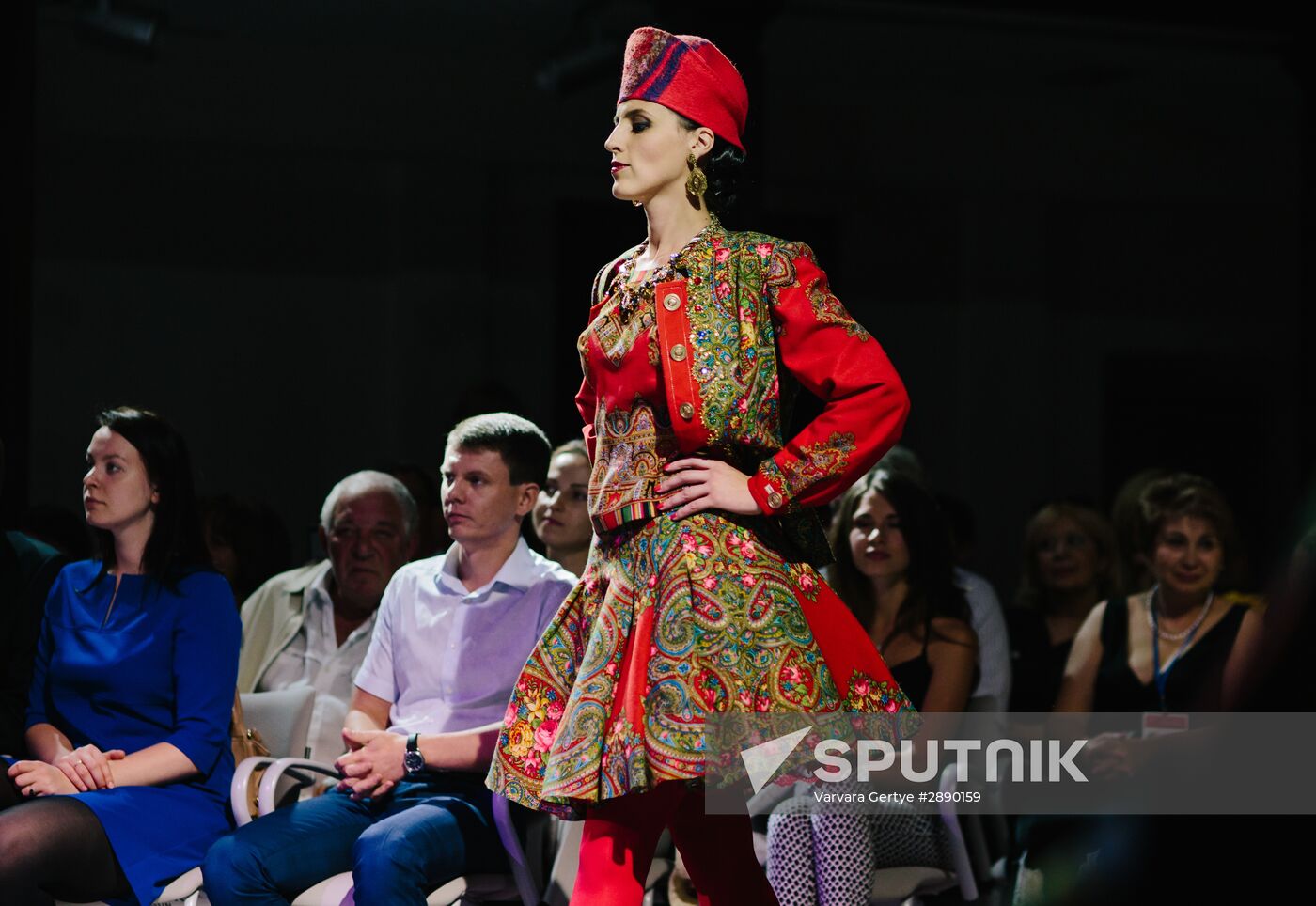 Russian Festival of summer fashion "Plyos-on-Volga. Linen Palette"