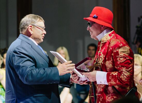 Russian Festival of summer fashion "Plyos-on-Volga. Linen Palette"