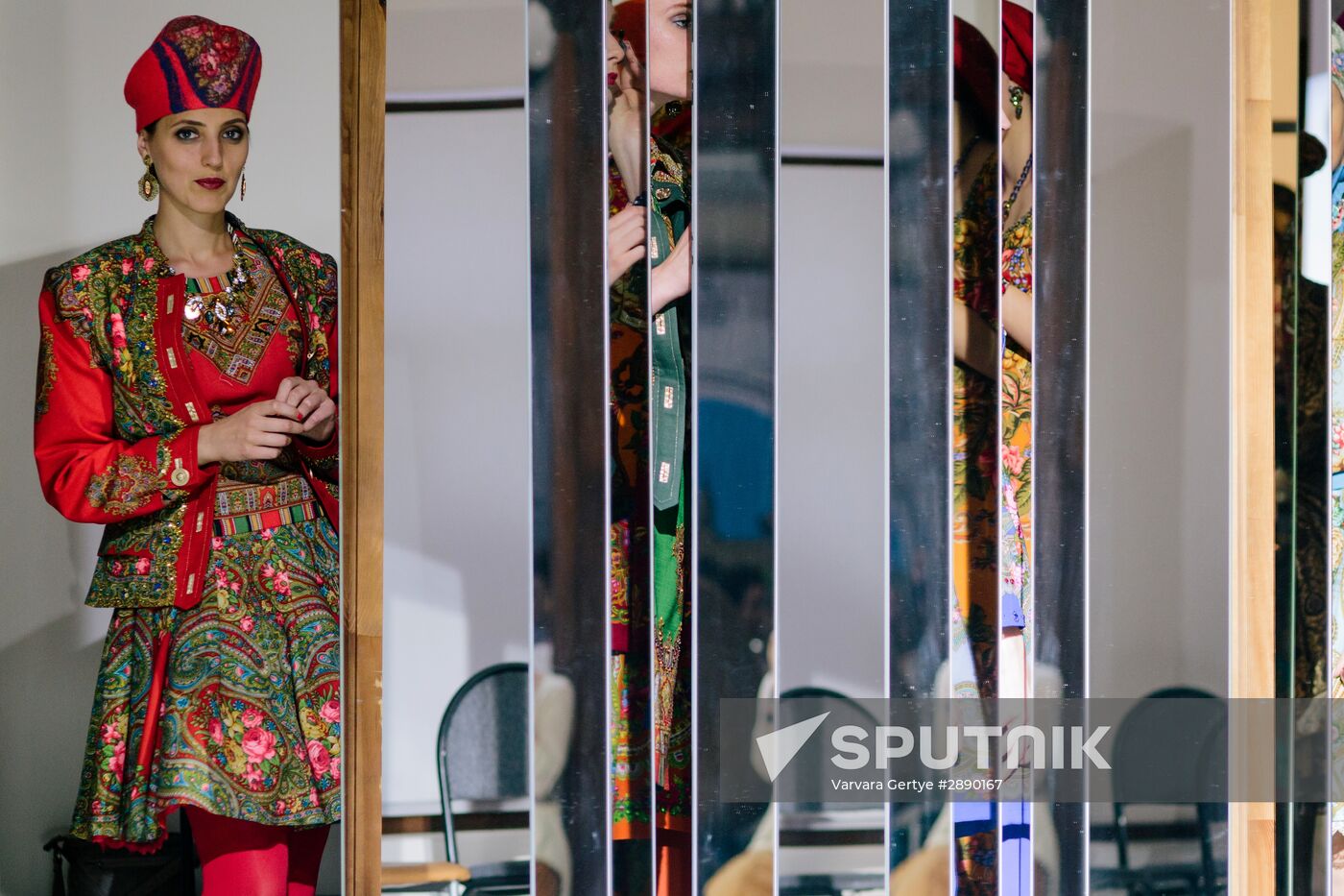 Russian Festival of summer fashion "Plyos-on-Volga. Linen Palette"