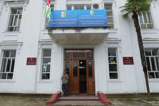 Referendum on pre-term presidential elections in Abkhazia