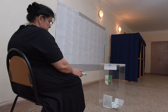 Referendum on early presidential elections in Abkhazia