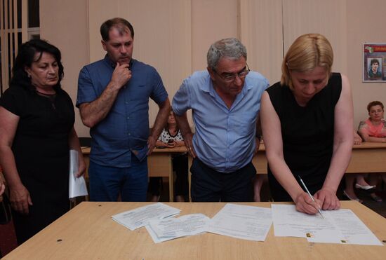 Referendum on early presidential elections in Abkhazia