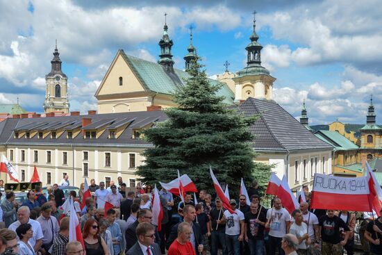 March in memory of Volhynia massacre victims in Poland