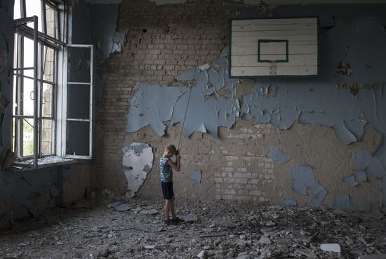 Abandoned school becomes shelter for Gorlovka residents