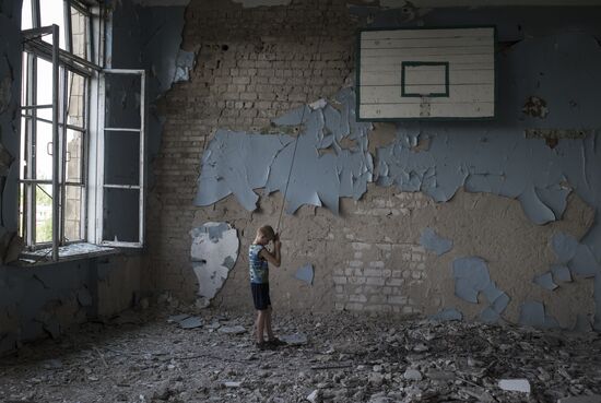 Abandoned school becomes shelter for Gorlovka residents
