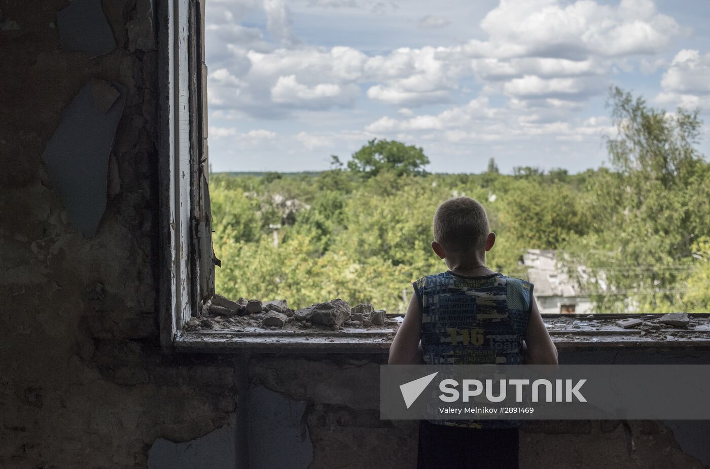 Abandoned school becomes shelter for Gorlovka residents