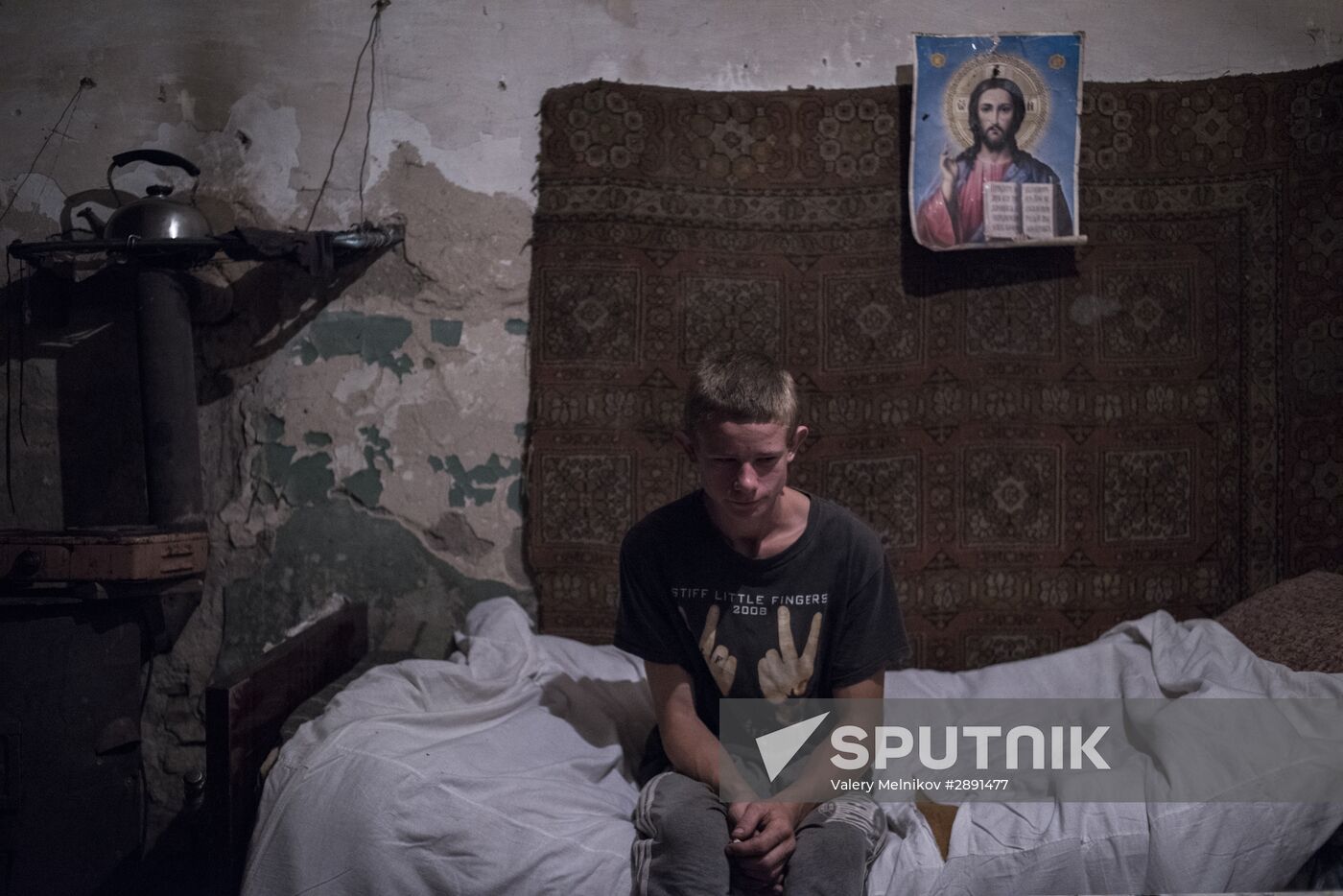 Abandoned school becomes shelter for Gorlovka residents
