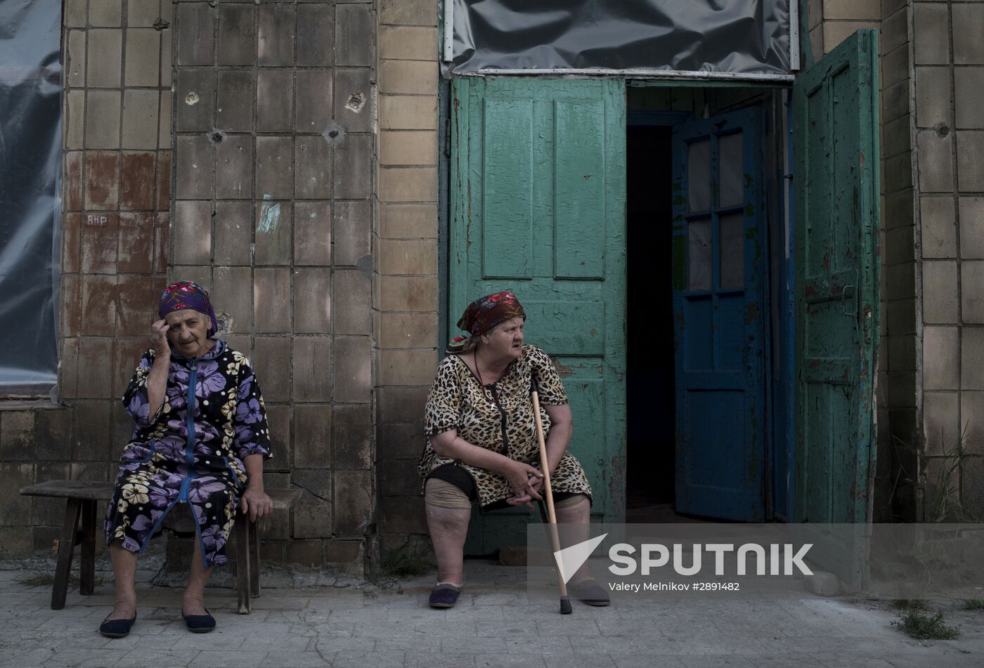 Abandoned school becomes shelter for Gorlovka residents