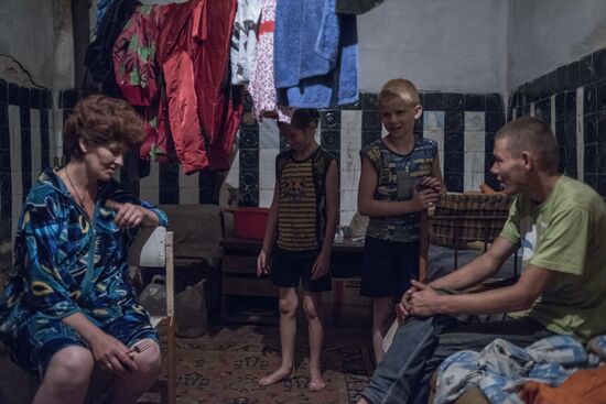 Abandoned school becomes shelter for Gorlovka residents