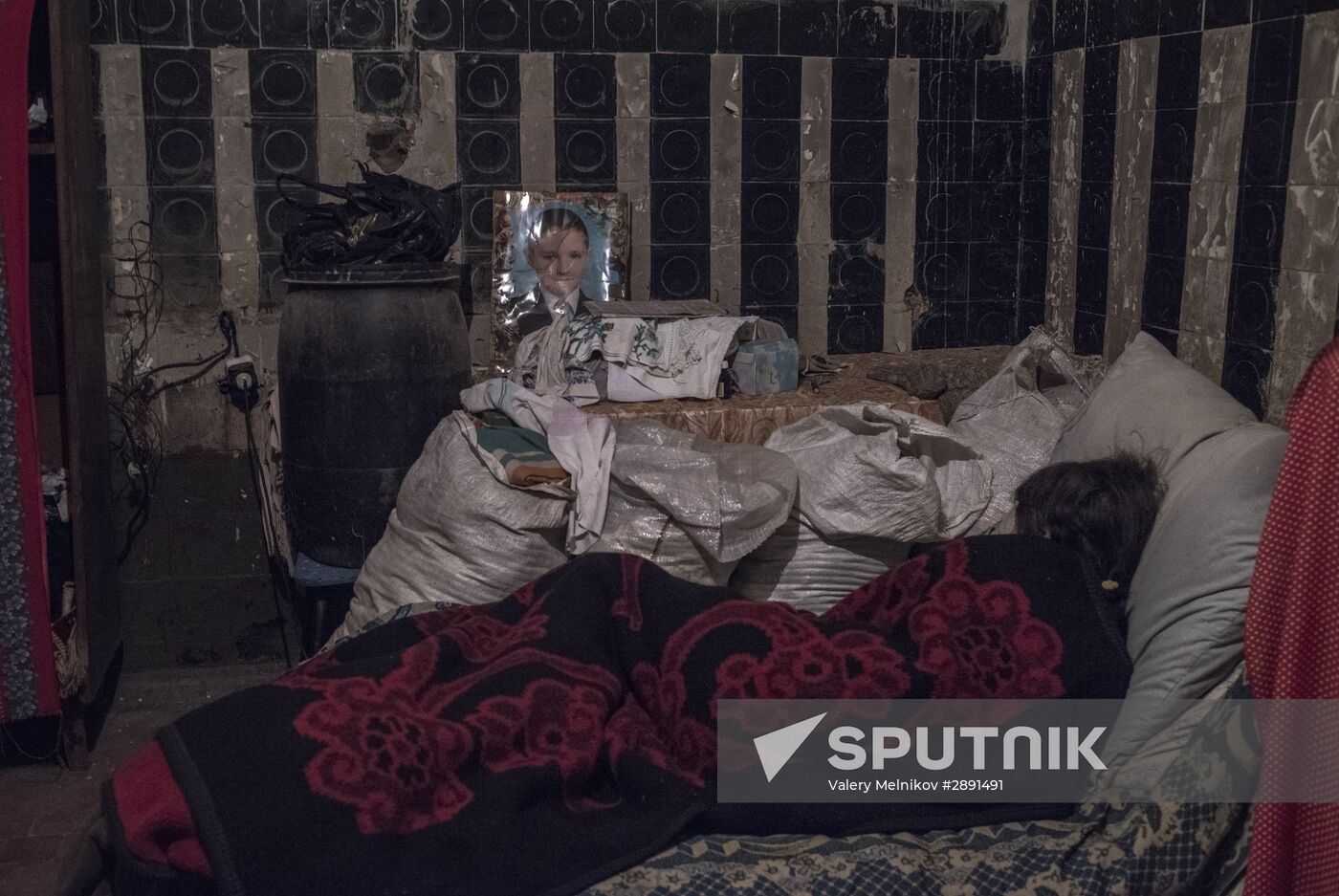 Abandoned school becomes shelter for Gorlovka residents