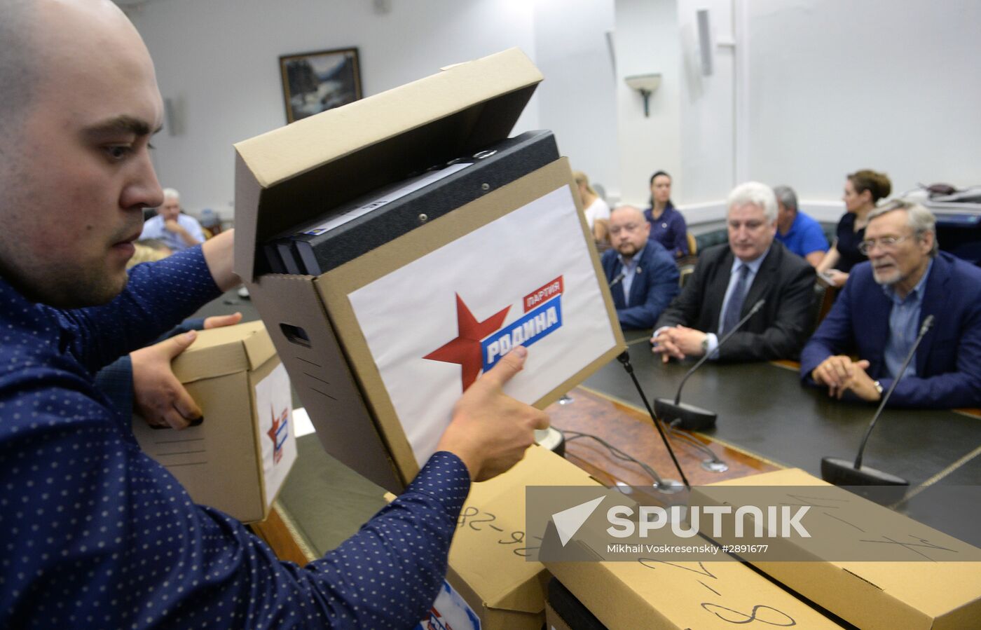 Fatherland Party members submit registration documents to Russian Central Election Commission