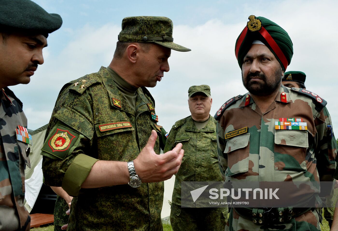 Indian military delegation visits 5th combined arms army to prepare joint Russian-Indian "Indra-2016" ground muscle exercises