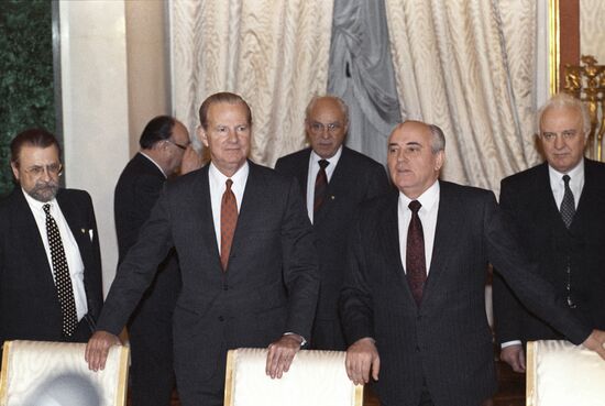 US Secretary of State James Baker visits USSR