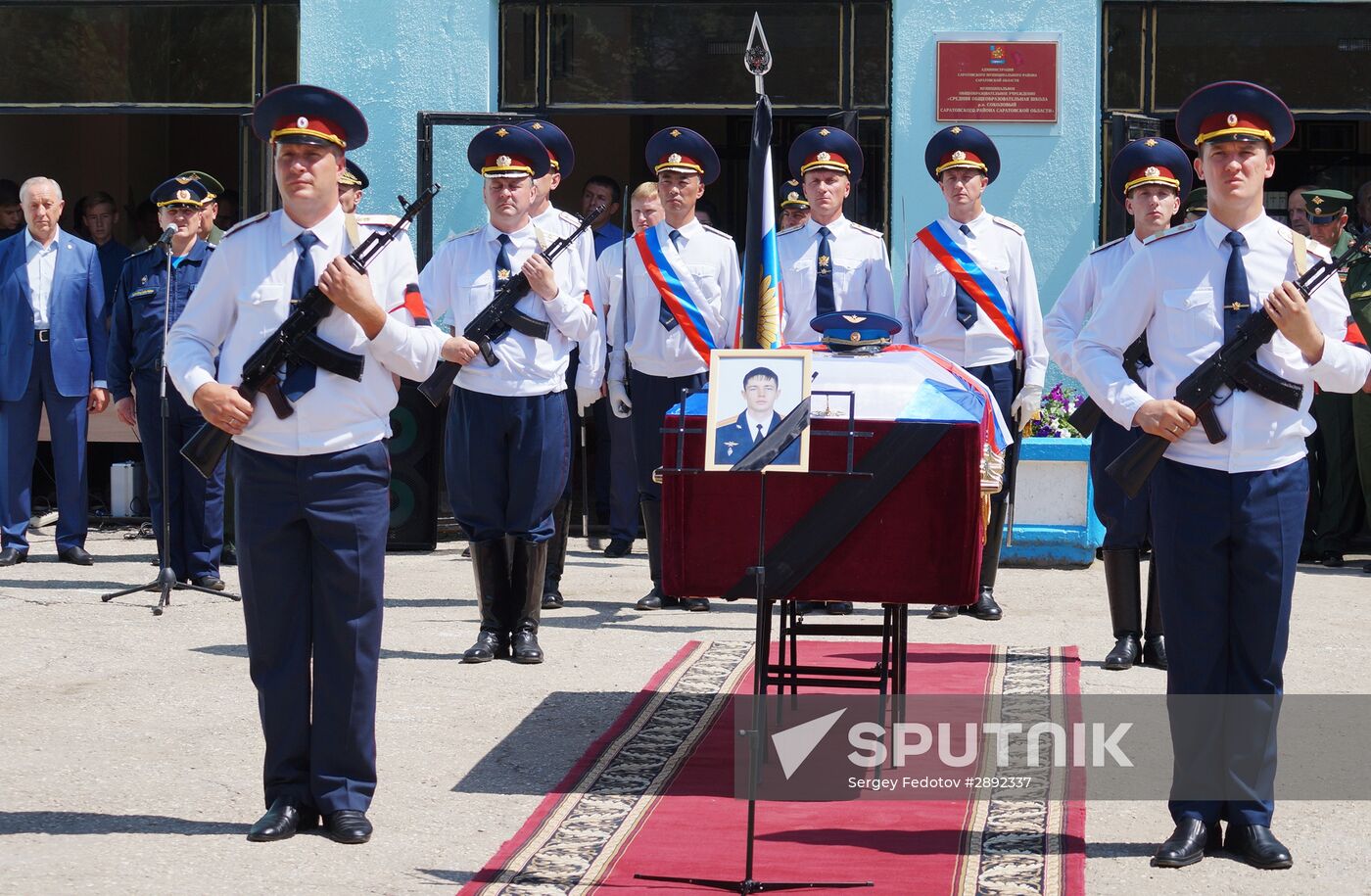 Paying last respects to Russian military pilot Yevgeny Dolgin killed in Syria