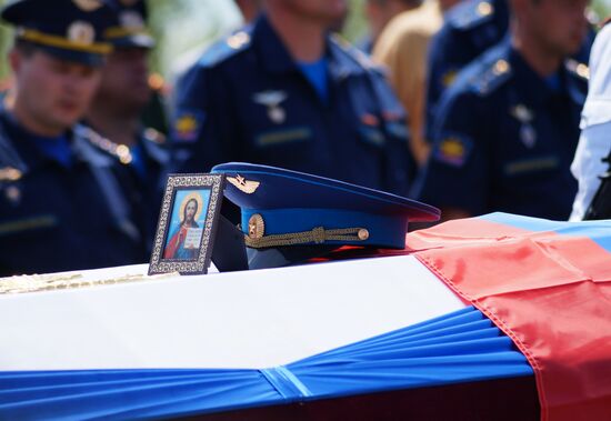Paying last respects to Russian military pilot Yevgeny Dolgin killed in Syria