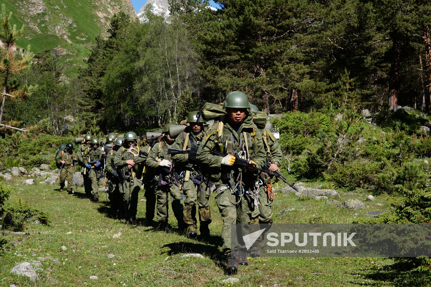 Elbrus Ring Competitions for best alpine unit of Russian Armed Forces