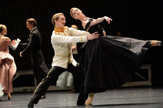 Anna Karenina play run-through