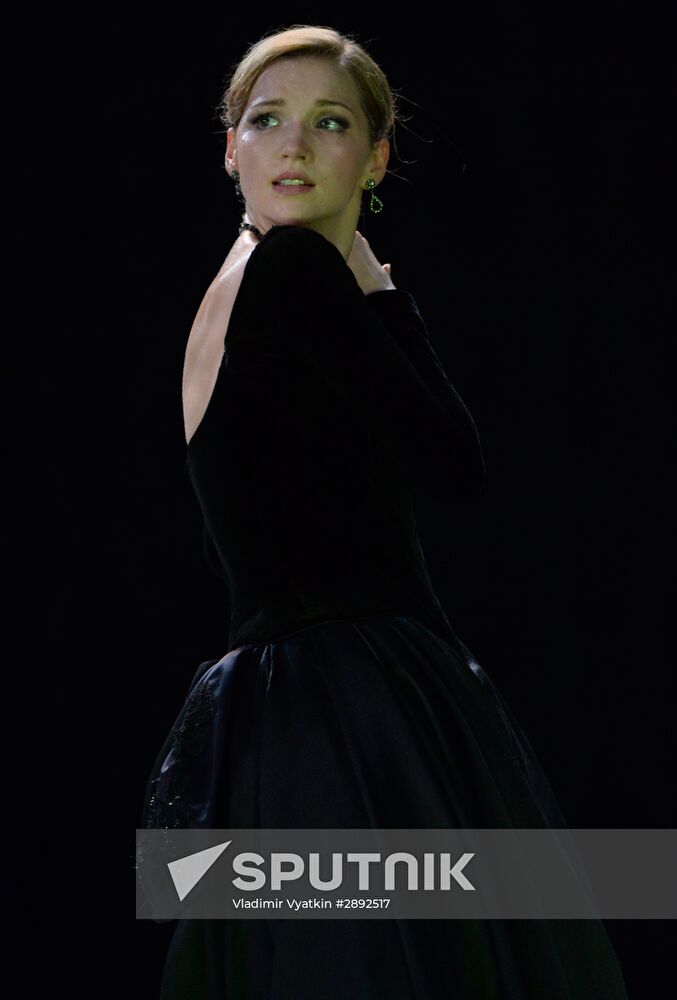 Anna Karenina play run-through