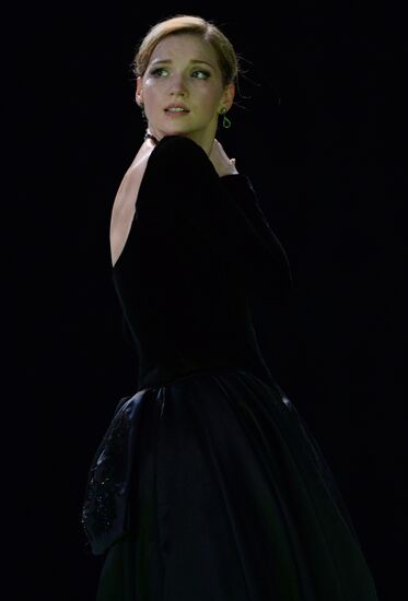 Anna Karenina play run-through