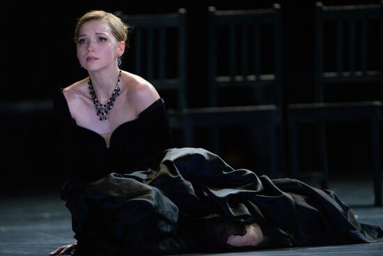 Anna Karenina play run-through