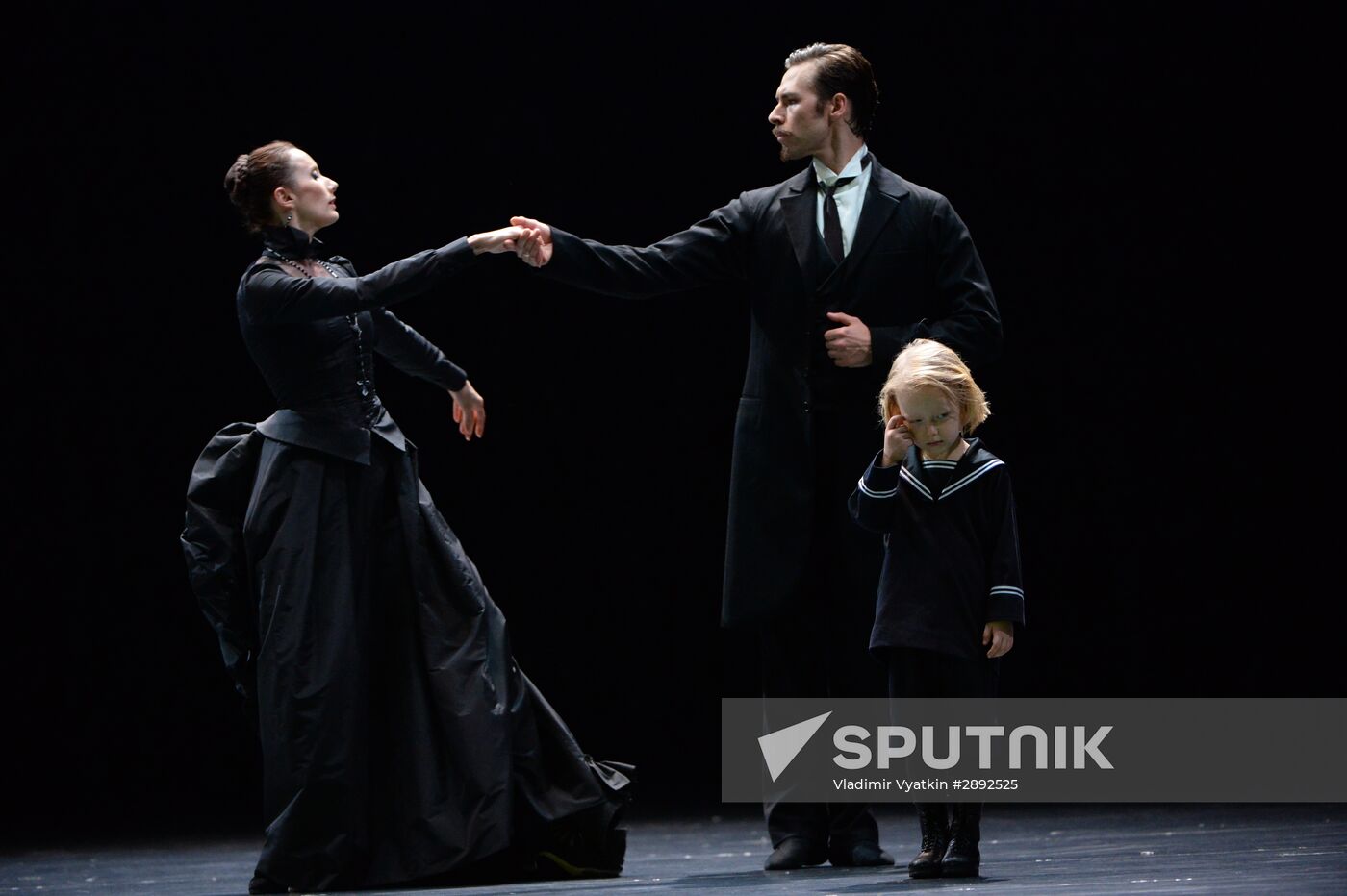 Anna Karenina play run-through