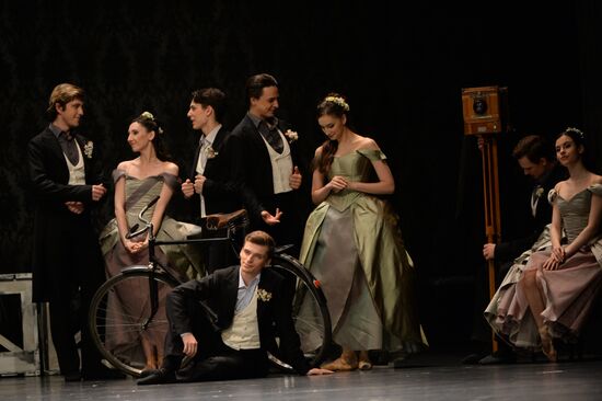 Anna Karenina play run-through