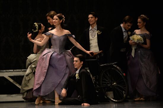 Anna Karenina play run-through