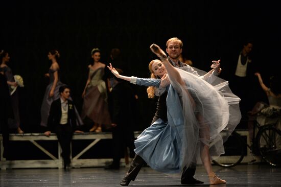 Anna Karenina play run-through