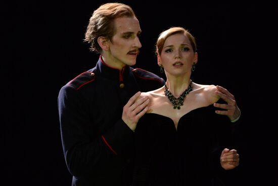 Anna Karenina play run-through