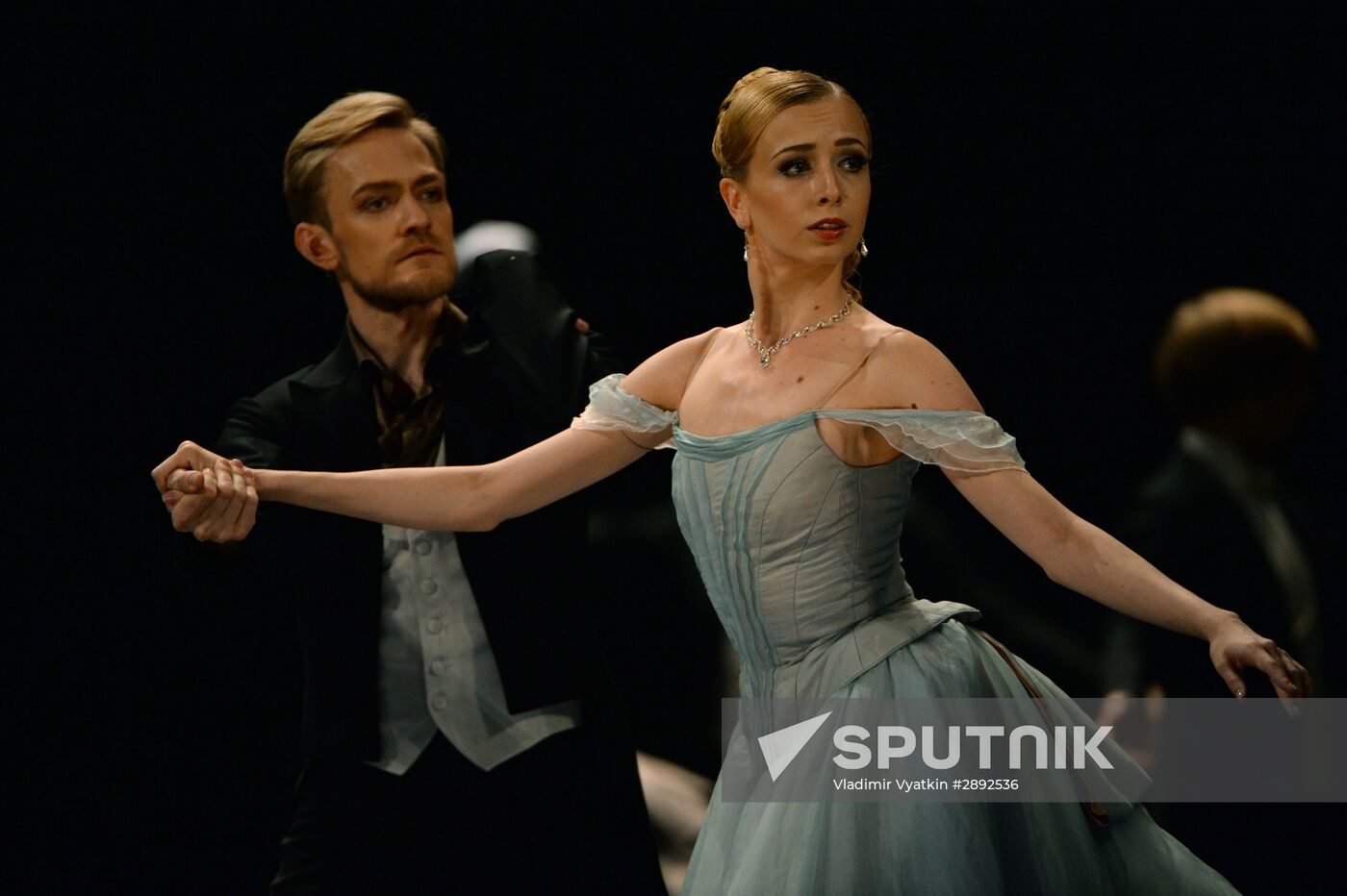 Anna Karenina play run-through