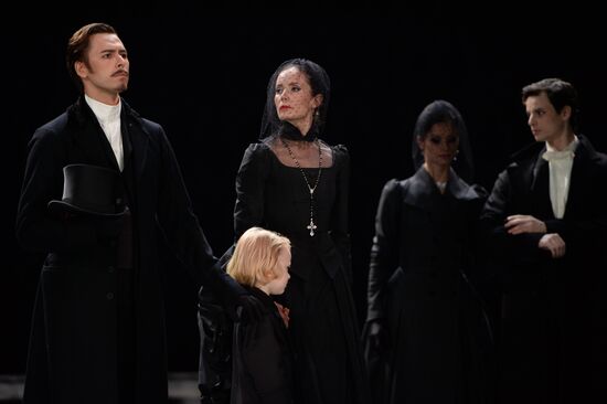 Anna Karenina play run-through