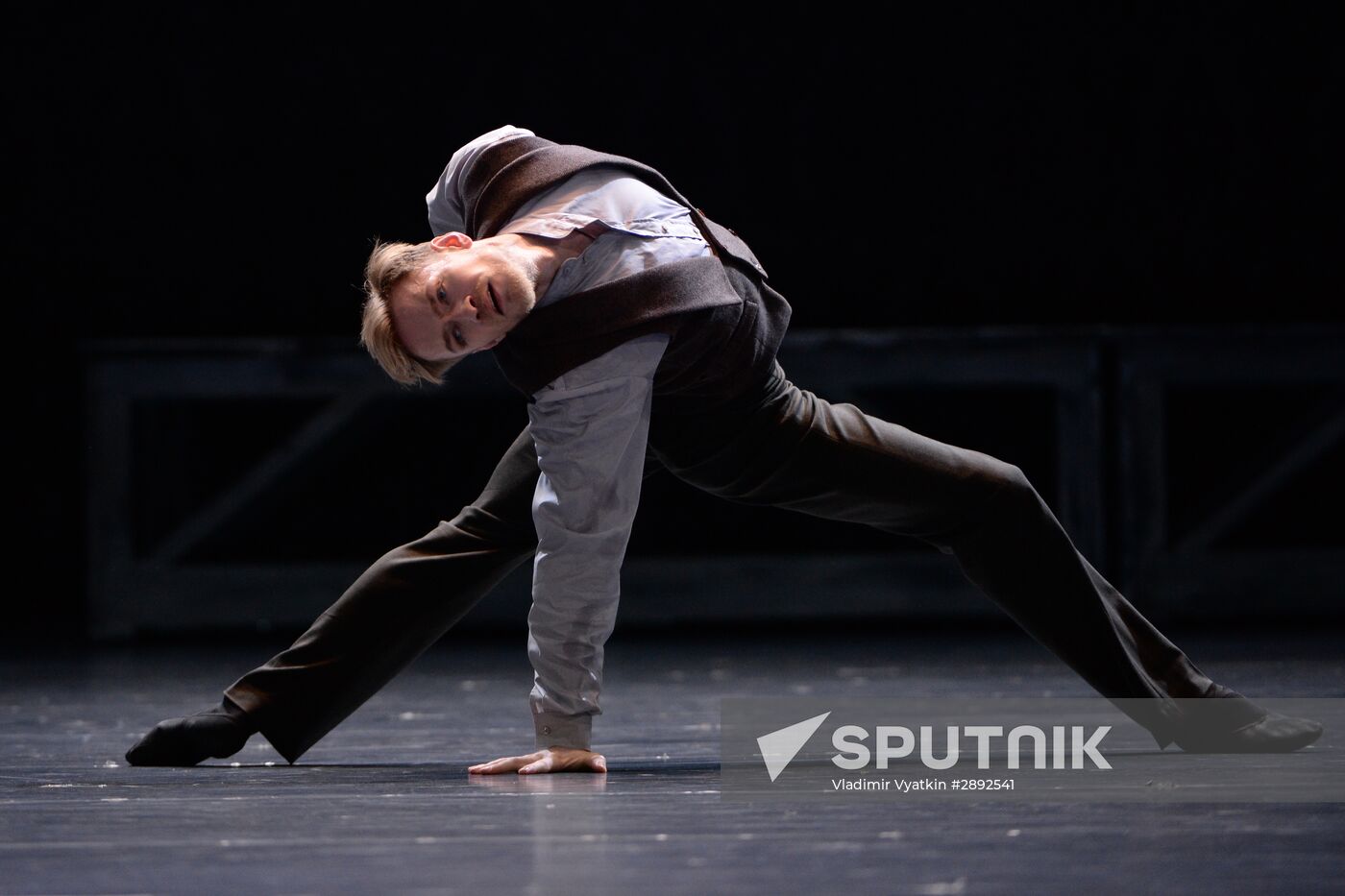 Anna Karenina play run-through