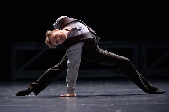 Anna Karenina play run-through