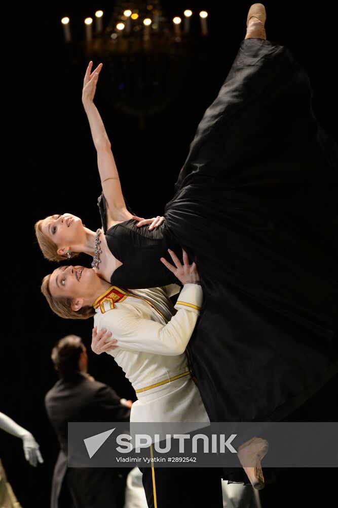 Anna Karenina play run-through