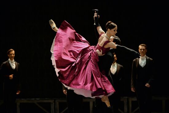 Anna Karenina play run-through