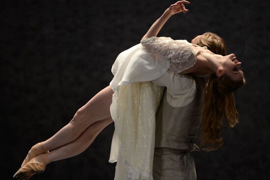 Anna Karenina play run-through