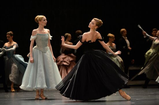 Anna Karenina play run-through