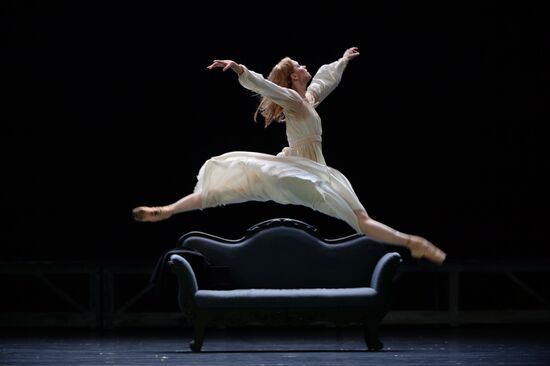 Anna Karenina play run-through