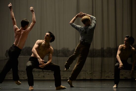 Anna Karenina play run-through