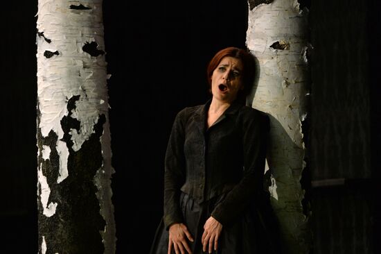 Anna Karenina play run-through