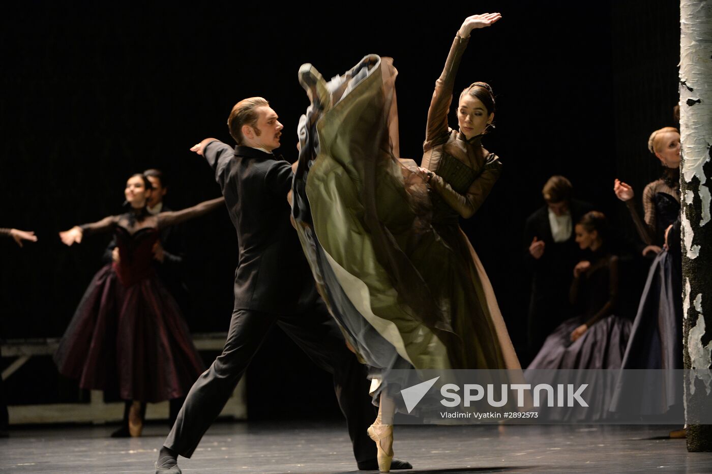 Anna Karenina play run-through