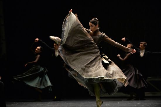 Anna Karenina play run-through