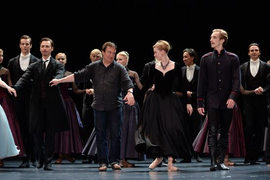 Anna Karenina play run-through