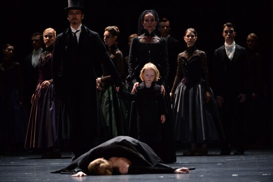 Anna Karenina play run-through