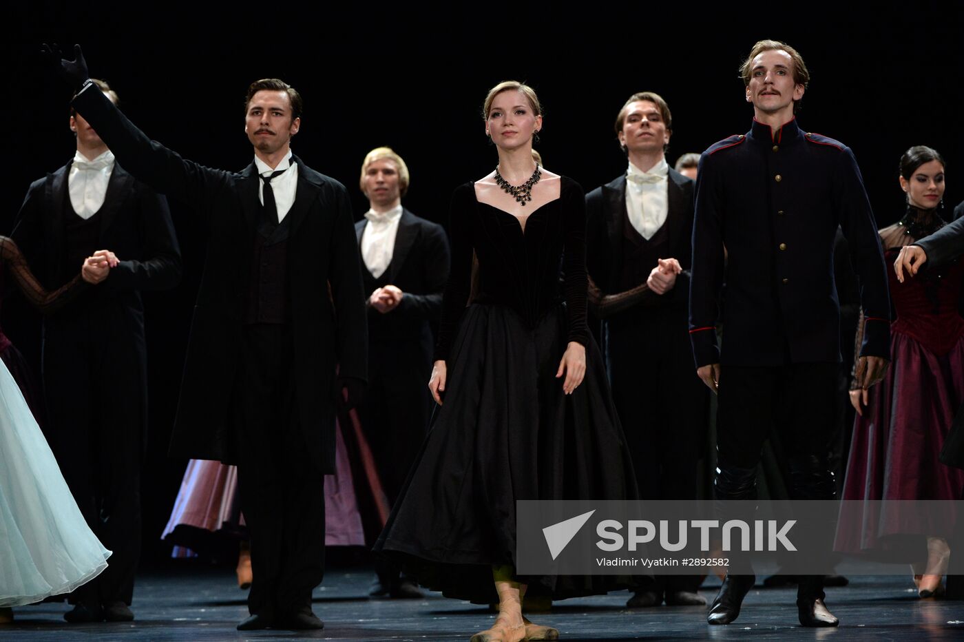 Anna Karenina play run-through